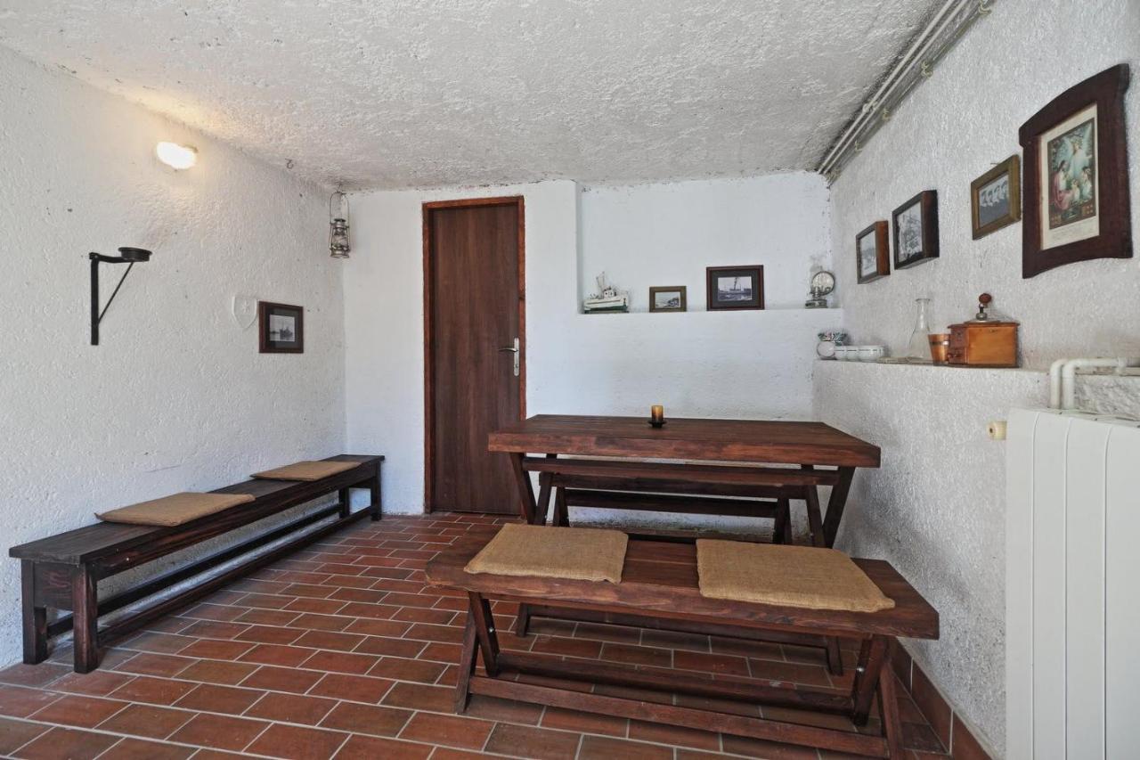 Two Olives Villa Vrbnik  Exterior photo